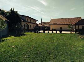 Pensiunea Marmis，位于R&icirc;u Bărbat的带泳池的酒店