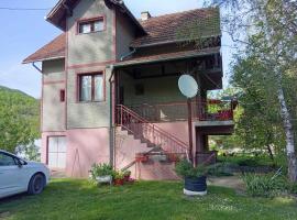 Vikendica Islamovac，位于Rakovčani的酒店
