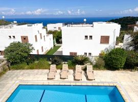 Karmi Villa A2 Family Retreat by HolidayKeys，位于凯里尼亚的酒店