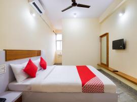Hotel O New Rock，位于哈桑的酒店