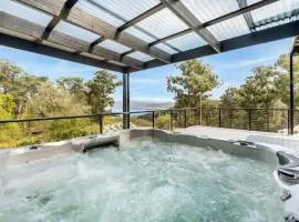 Secluded Huon Valley Lodge with Hot Tub and Cottage
