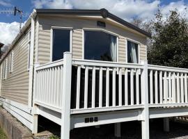 Ladram Bay, 2 Bedroom, Pet Friendly, Wi-Fi, Sleeps 6，位于Otterton的度假村