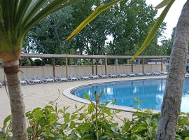 Mobilhome L'Oasis Camping le Clos Cottet，位于Angles的酒店