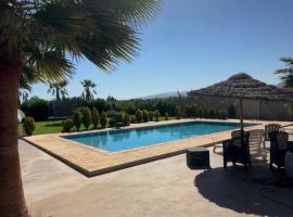 Villa Berkania piscine priv&eacute;e - 8 pers，位于拜尔坎的乡村别墅