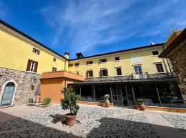 Corte Impero Hotel & Restaurant，位于阿菲的酒店