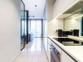 Chic & Elegant at Ellipse