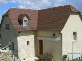 Maison familiale à Faycelles avec terrasse