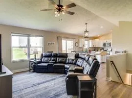 Deck and Outdoor Dining Family Getaway in Dry Ridge