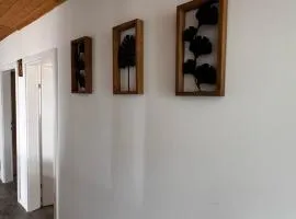 Cozy Airport Apartments