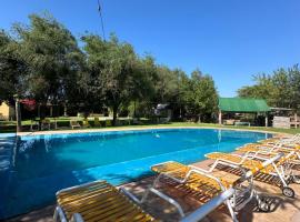 德胡安波萨达酒店，位于卡布拉科拉尔的酒店