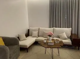 استديو فندقي واسع بالورود