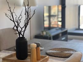 City apartment view pool gym free park，位于阿德莱德的酒店