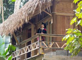 Dao House，位于Ðà Bắc的酒店