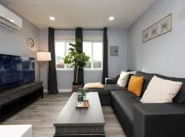 Spacious 3 Bedroom 2 Bathroom Apartment with Free Onsite Parking