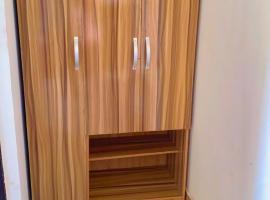 Service apartment，位于Kukwaba的酒店