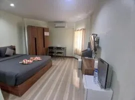 Alongkorn hotel by SB