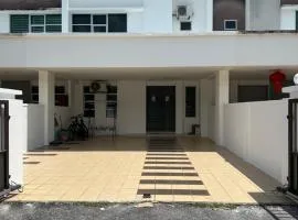 Ulike~home stay~Setia residen~4room