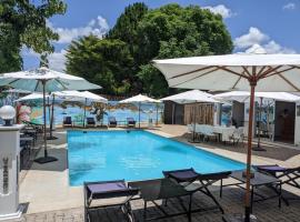 Hôtel Les 12 Collines, Ivato Aéroport，位于Ambohijanahary的酒店