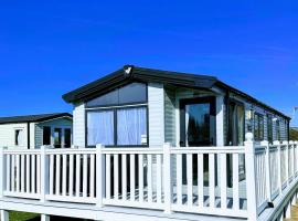 Willerby Castleton,Camber Sands- sleeps 6 Entertainment passes not -included，位于坎伯利的酒店