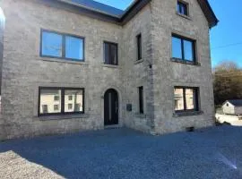 Durbuy, l Olivier, Maison charmante 4 façades en pierre du pays