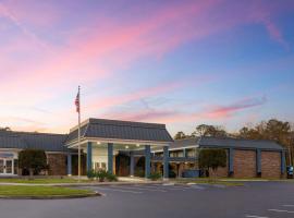 Days Inn by Wyndham Hinesville Near Fort Stewart, Newly Renovated, Free Hot Breakfast, Restaurant and Bar