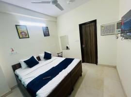 Anmol Residency - Near Saket Metro，位于加姆布的酒店