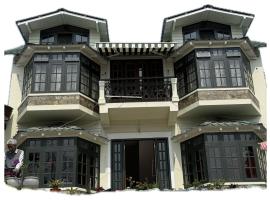 The Bougainvillea House Gielle Tea Garden Takdah，位于Takdāh的酒店