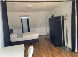 Geräumiges Komfort-Schlafzimmer im Zentrum von Kassel