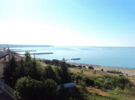 Family Hotel Lazuren Briag