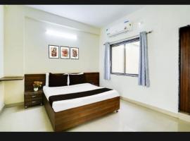 hotel sarvoday，位于Veraval的酒店