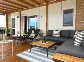 Mobile Homes Nina & Ena, Dalmata Camping Orebić，位于奥瑞比克的酒店
