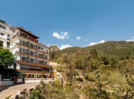 Hotel Shiva Sanctuary by DLS Hotels, McLeod Ganj，位于达兰萨拉Kangra Airport - DHM附近的酒店