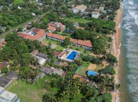 Hibiscus Beach Hotel & Villas，位于卡卢特勒的酒店