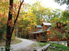 Spectacular Cabin Rental for Large Groups near New River in West Virginia，位于Hico的酒店