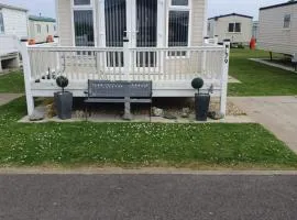 ML79 2 Bed DELUXE CARAVAN Golden Palm Chapel St Leonards