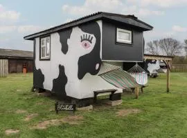 Bluebelle Cow Shed 5