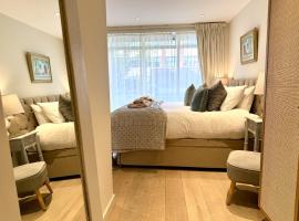 Walcot Yard with parking, Bath Keys，位于巴斯的公寓