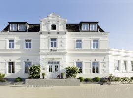 Hotel Kleiner Yachthafen，位于布伦斯比特尔的酒店