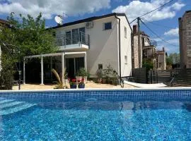 Villa AMore Radini with a private saltwater pool and dedicated parking