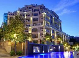 La Mer Luxury Apartments