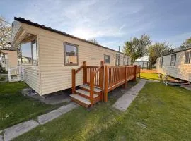3 Bed Caravan - Side gated decking WiFi Pets