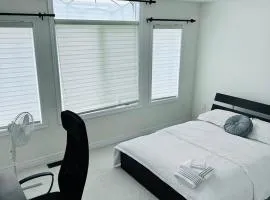 Peaceful and cozy stay in Charming Innisfil House