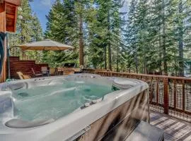 Spacious Pet-Friendly Truckee Retreat with Hot Tub