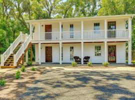 Charming Apartment in Downtown Georgetown!