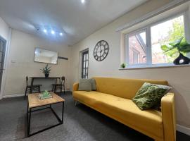Spacious House Close to Central Manchester With Free Parking，位于曼彻斯特的酒店