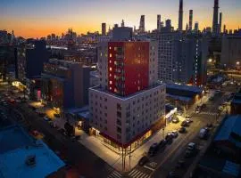 The Nedia, BW Signature Collection