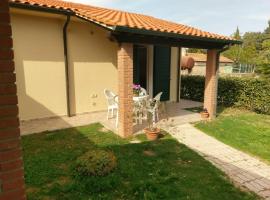 Agriturismo podere leone，位于皮昂比诺的酒店