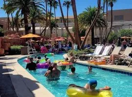 MGM SIGNTURE balcony, NO resort fee, free parking