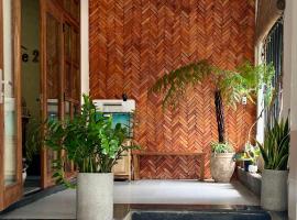 Hue Sweethouse 2 Homestay，位于顺化的酒店