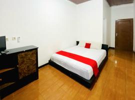 RedDoorz at Pantai Suwuk Kebumen，位于Karangbolong的酒店